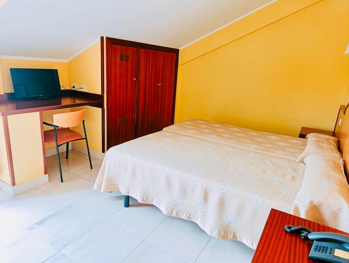 Hotel Alameda Villaviciosa  Exteriör bild